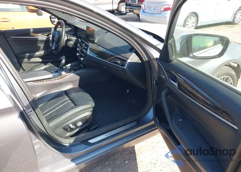 2020 BMW 530I xDrive z USA, uszkodzony, nr VIN WBAJR7C03LWW70008